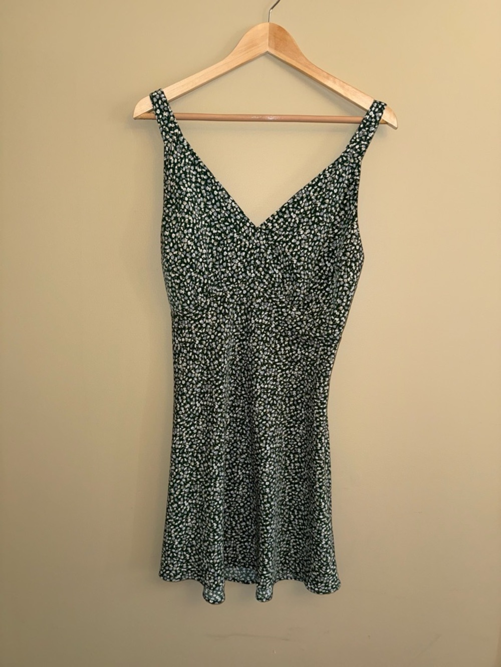 Abercrombie & Fitch Wide Strap Floral Green Slip Dress Size MT Spring Minimalist